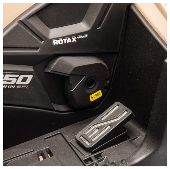 Encargo 2025 Rutas CR58 ATV Can-Am Outlander - 24 Voltios - 4 Motores - Color Arena - Llantas de Hule - Asiento de cuero - Hasta 8 Años