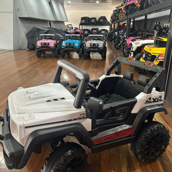 Encargo 2025 Rutas CR58 Estilo Jeep Alápi - 12 Voltios - 4 Motores - Blanco- Llantas plásticas - Asiento de plástico- Control Remoto - Hasta 5 Años