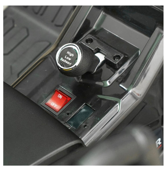 Rutas CR58 • Cosechador • 24 Voltios • 2 Motores • Color Verde • Llantas plásticas con banda de goma • Asiento plástico - Control Remoto • Carreta • Hasta 7 Años • R26