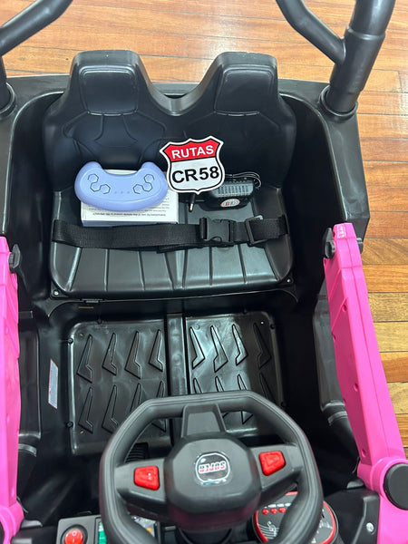 2025 Rutas CR58 - Mulita Rose • Rosada • 12 Voltios • cuatro Motores • Llantas de plasticas • Dos asientos de plastico • Control Remoto • Hasta 5 Años