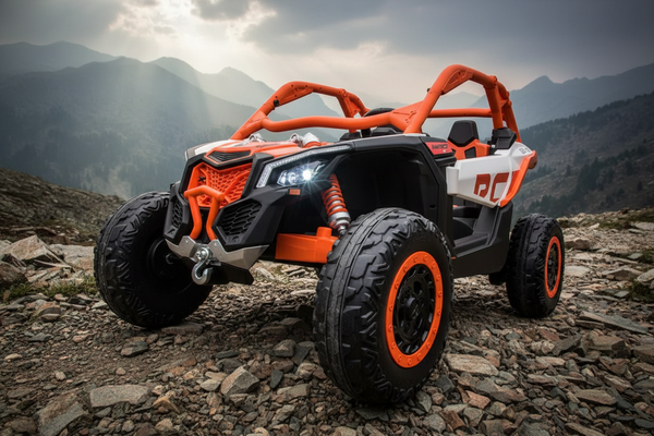 Rutas Cr58 • UTV Can-Am Maverick 24V • Naranja • Llantas de hule • 2 Asientos de cuero • Cuatro motores • Pantalla de video • Control Remoto • Hasta 8 Años • R26