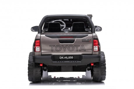 Encargo 2025 Rutas Cr58 Toyota Hilux - Pintura Pulverizada Gris - 24 voltios - Llantas de Hule - Asientos de cuero - 2 Motores - Pantalla de Video - Control remoto - Hasta 8 Años